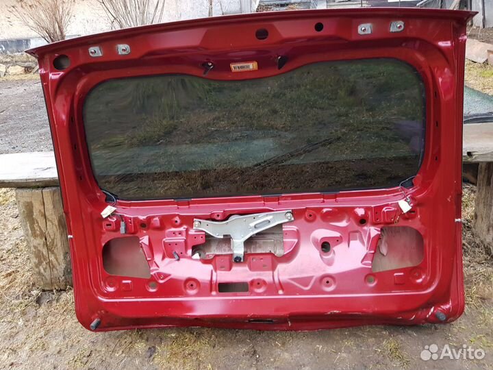 Крышка багажника, бампер Nissan note (E11) 2006-20