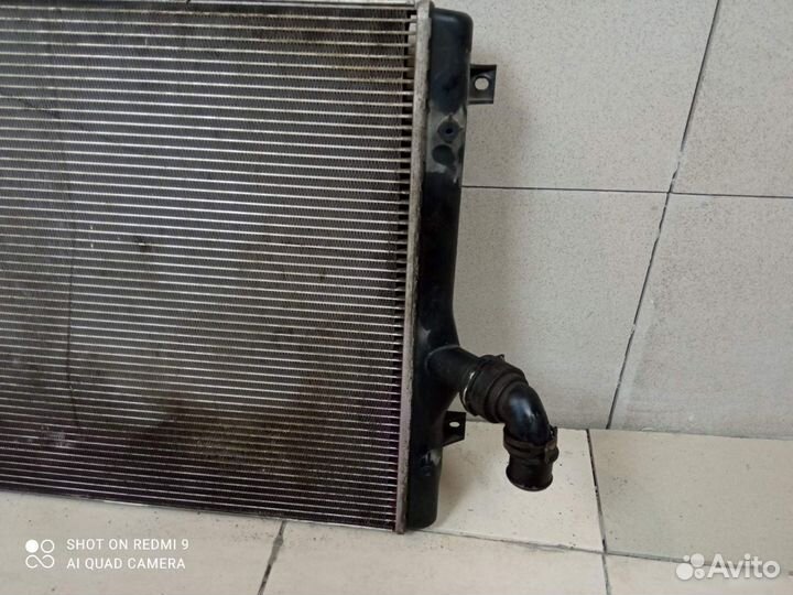Радиатор охлаждения двигателя Passat B6