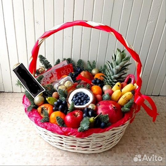 Корзины с фруктами подарочные