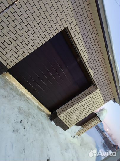 Секционные ворота