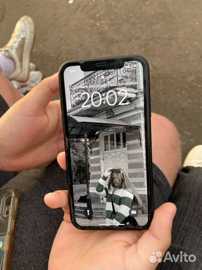 Телефон iPhone хр