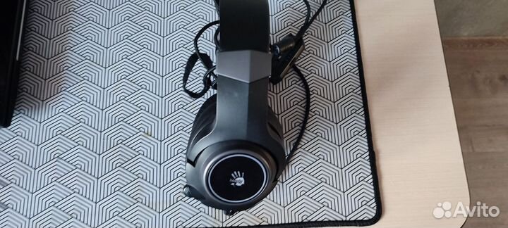 Проводные наушники с микрофоном