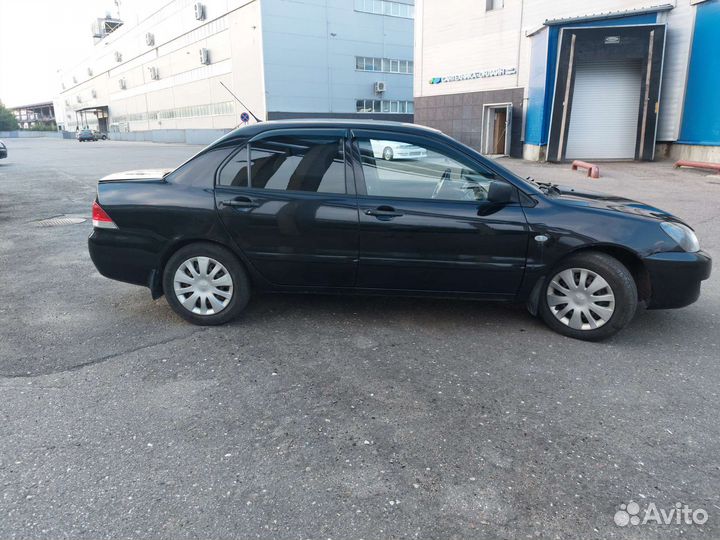 Mitsubishi Lancer 1.6 МТ, 2005, 302 000 км