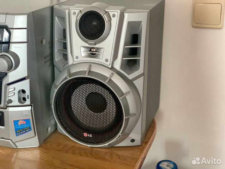 Музыкальный центр LG