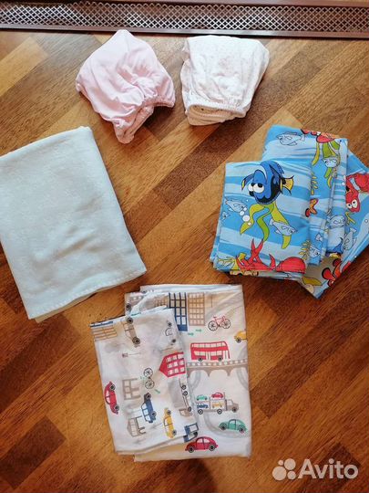 Комплекты постельного белья, плед, простыни