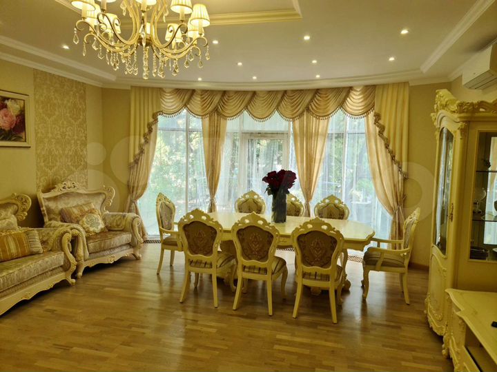 3-к. квартира, 107 м², 3/14 эт.