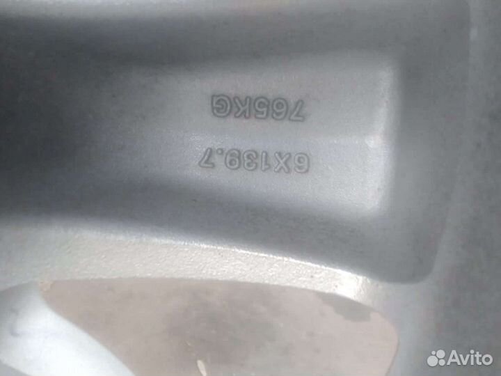 Bridgestone Blizzak DM-V2 275/60 R18 113