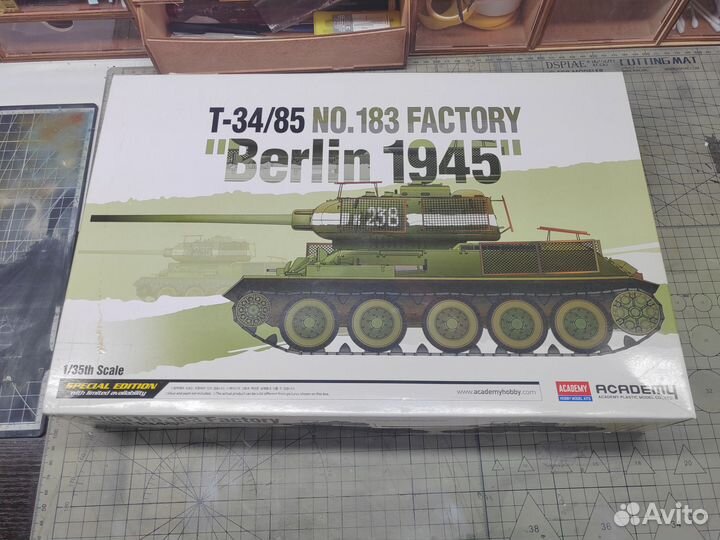 Сборная модель танка Т-34-85 от Academy 1/35