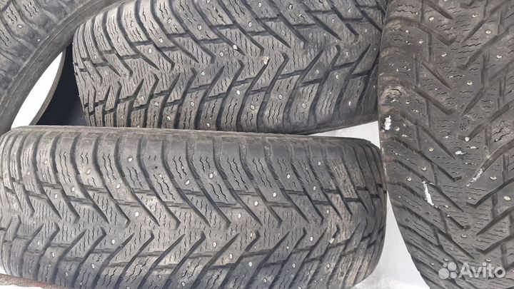 Nokian Tyres Hakkapeliitta 8 SUV 235/60 R18 107R