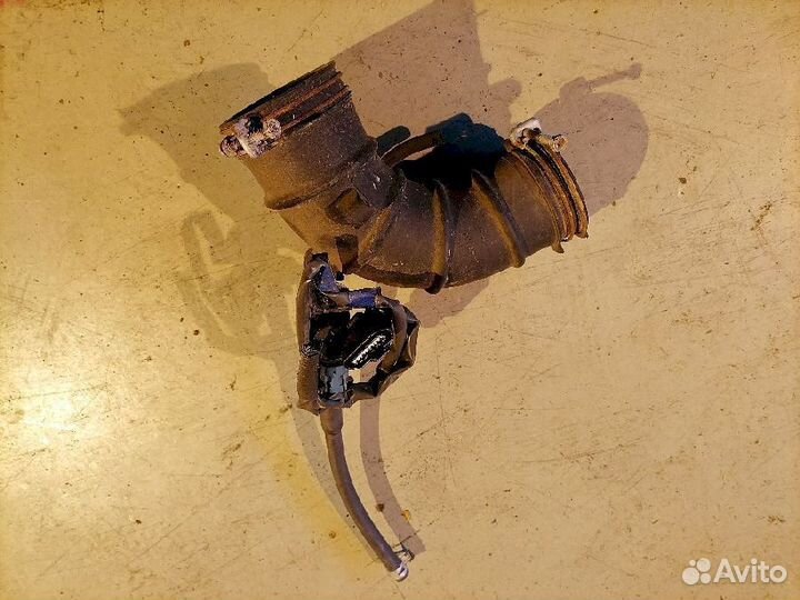 Патрубок воздушного фильтра 17880-28150 Toyota Alp