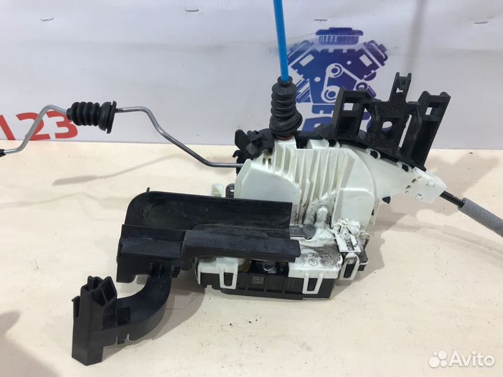 Замок двери передний правый Mercedes Gla180 X156