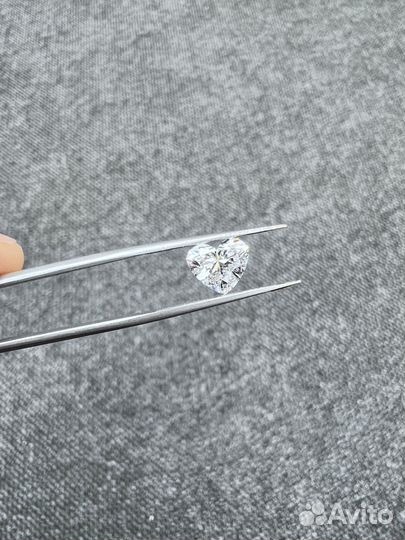 Лабораторный бриллиант Сердце 2,02 карата, E/VS1