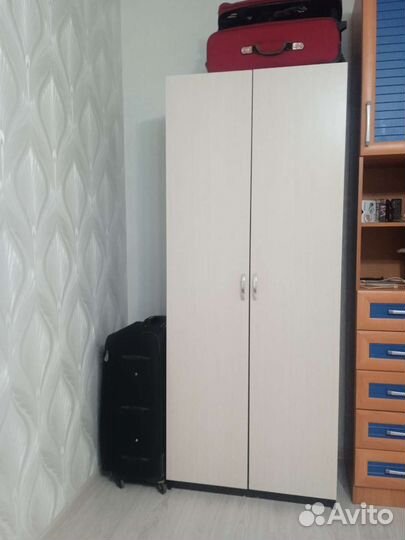 Шкаф