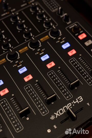 DJ микшер Allen & Heath Xone:43 + кейс сумка Gator