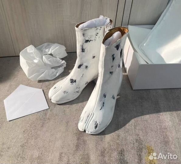 Ботильоны tabi Maison Margiela Graffiti MM6