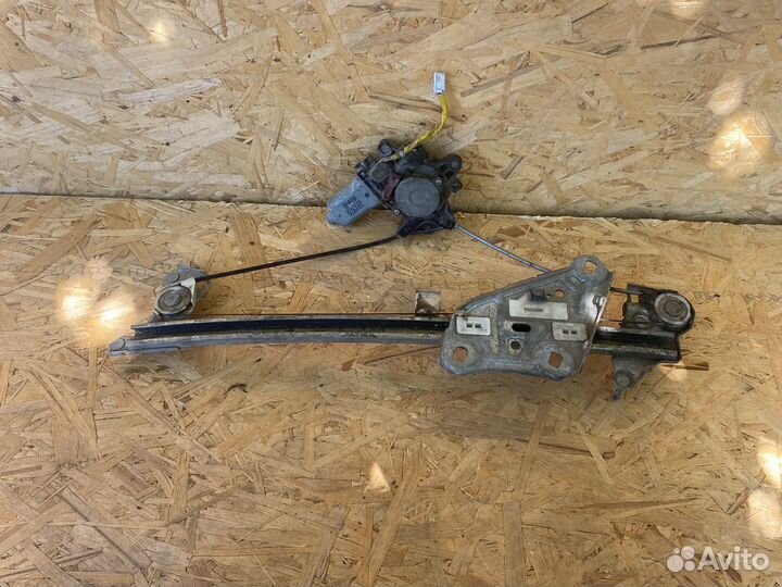 Стеклоподьемник передний правый Toyota vista sv40