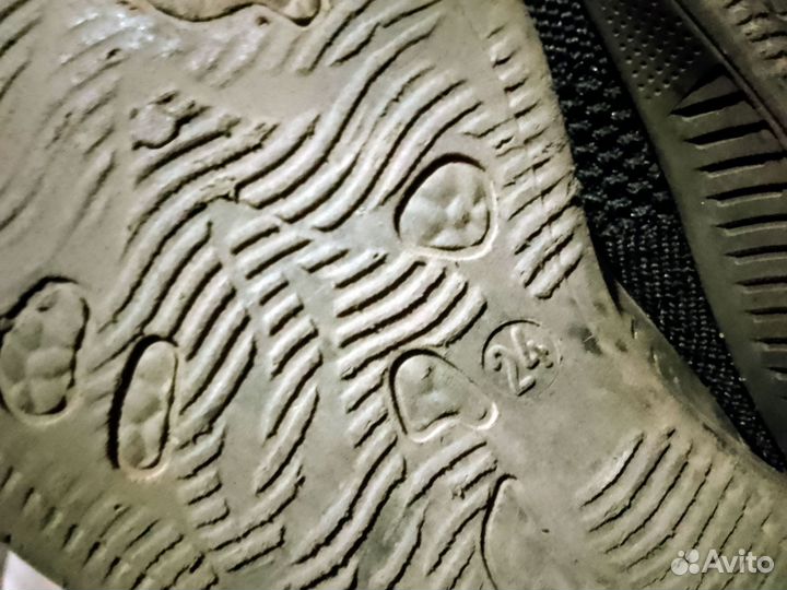 Кроссовки на мальчика на резинке 24