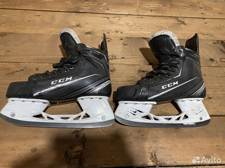 Коньки хоккейные