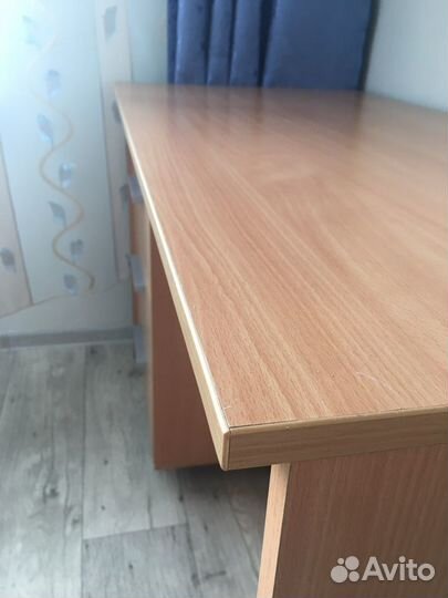 Письменный стол