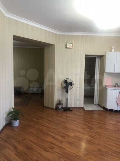 2-к. квартира, 72 м², 1/3 эт.