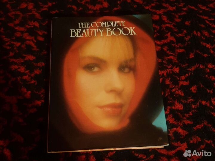 Книга о моде на английском языке