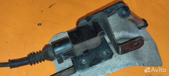 Датчик положения кузова VAG 1T0907503