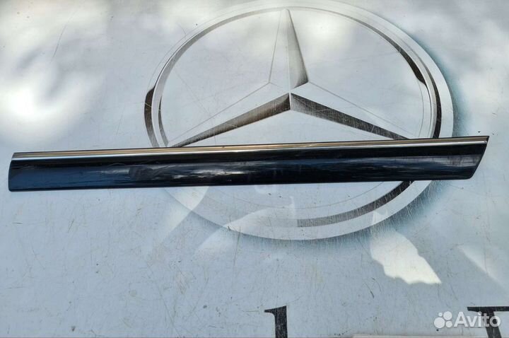 Накладка задней левой двери Mercedes W220