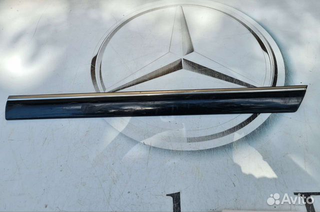 Накладка задней левой двери Mercedes W220