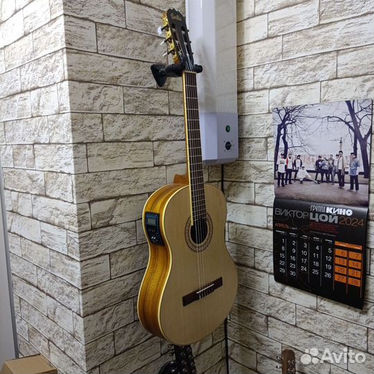 Гитара классическая с подключением