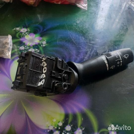 Включатститель омывателя лобового стекла