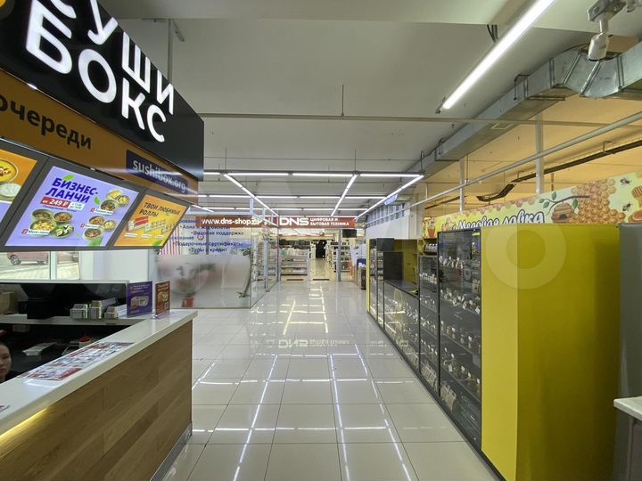 Остров - бутик в ТЦ 