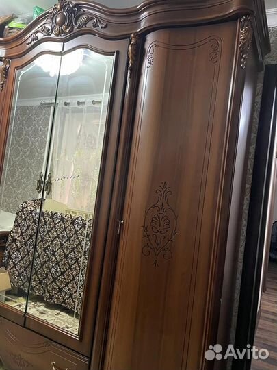 Спальный гарнитур