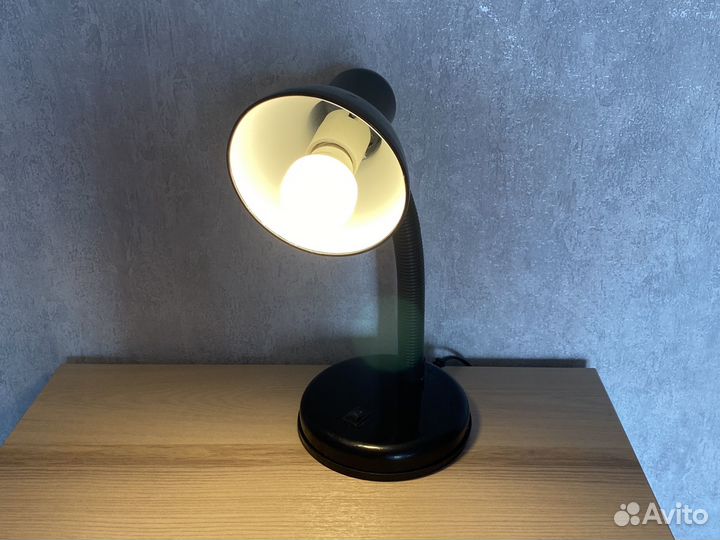 Лампа настольная