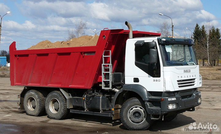 Грунт плодородный черный и коричневый полевой