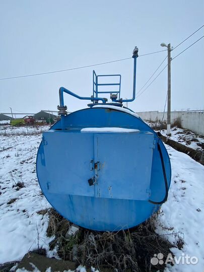 Цистерна Продаю топливозаправщик