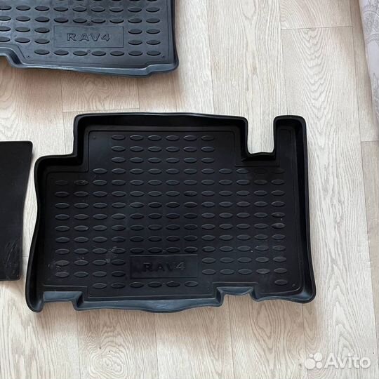 Коврики резиновые в авто комплект Toyota Ra 4