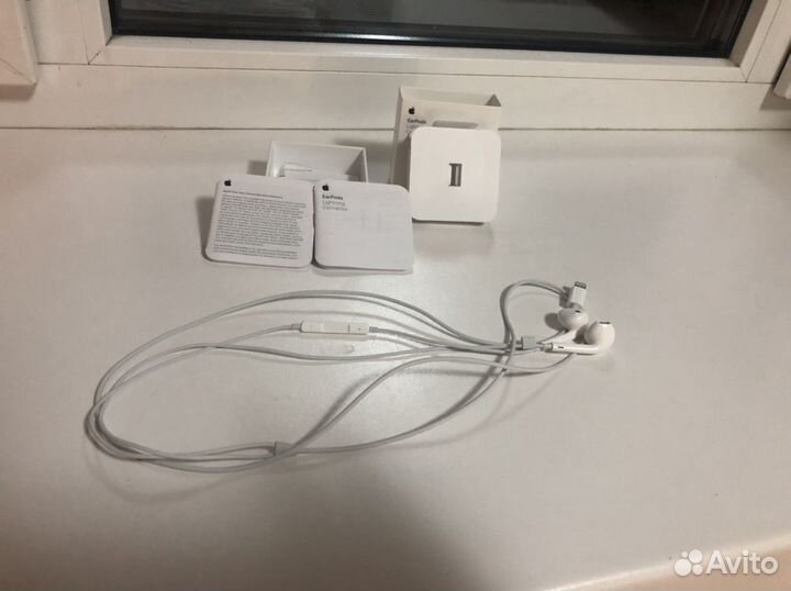 Наушники EarPods от Apple с разъёмом Lightning