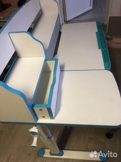 Письменный стол со стулом