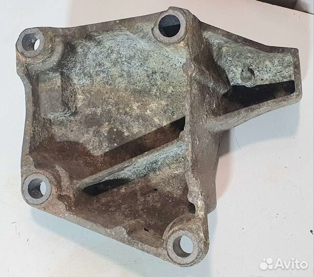 Кронштейн двигателя левый Audi A6 C5, Allroad C5