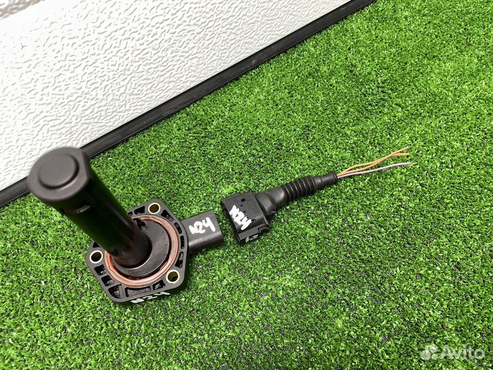 Фишка на датчик уровня масла N63 BMW F01 F02 F10