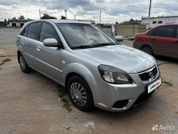 Kia Rio 1.4 AT, 2011, 260 000 км