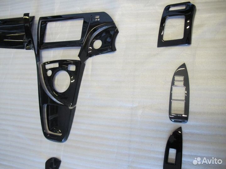 Накладки Prius 30 в салон, черный лак