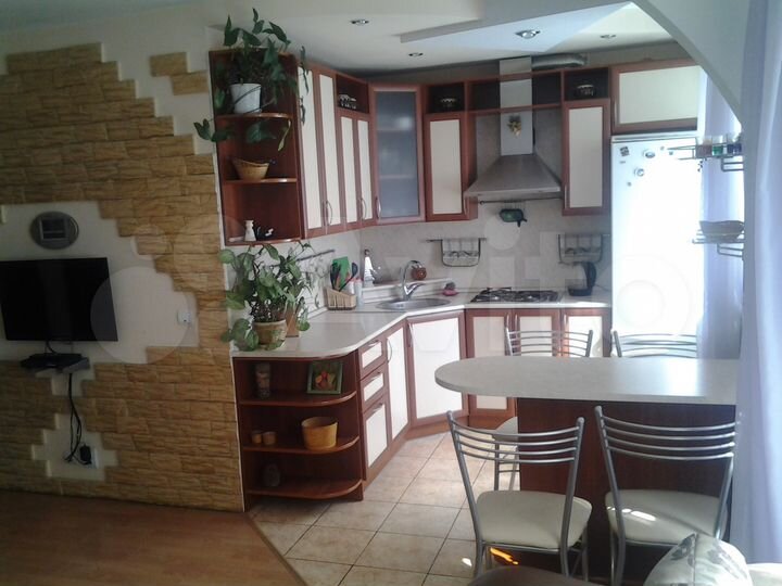 2-к. квартира, 50 м², 2/4 эт.