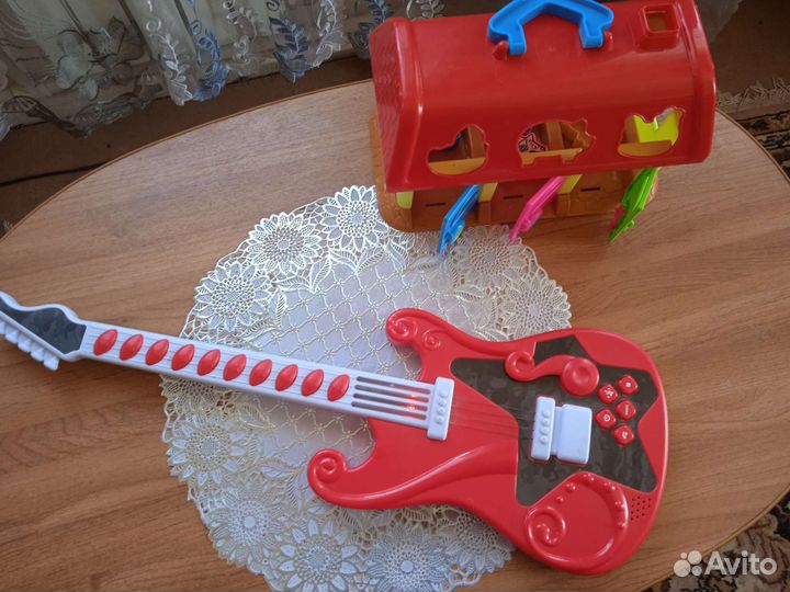 Музыкальная гитара