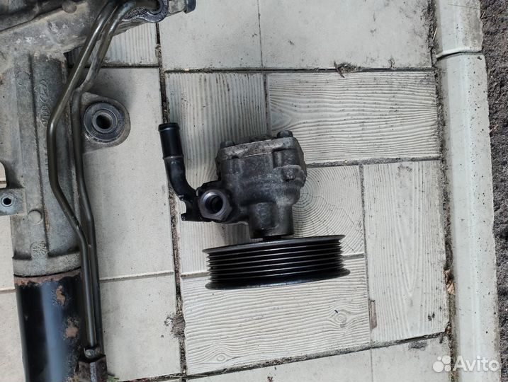 Насос гидроусилителя на Hyundai Grand Starex H-1