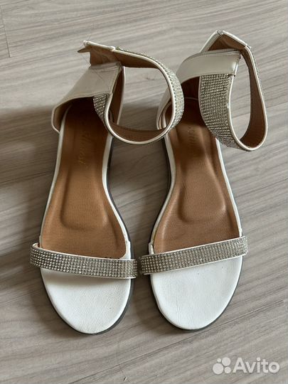 Босоножки женские 37 размер
