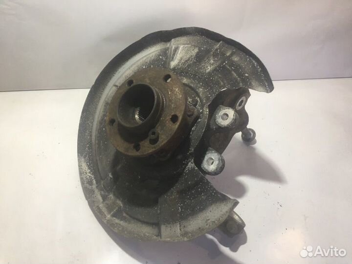 Кулак задний левый Bmw 5-Series F10