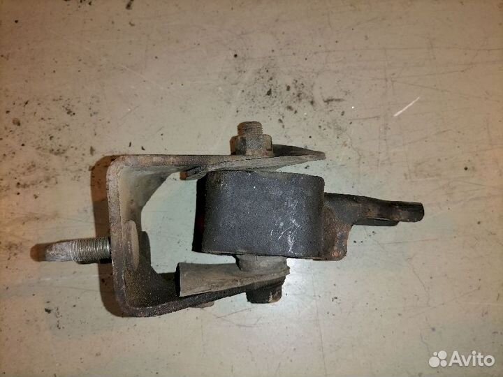 Опора двигателя (подушка двс) Toyota задняя 12371