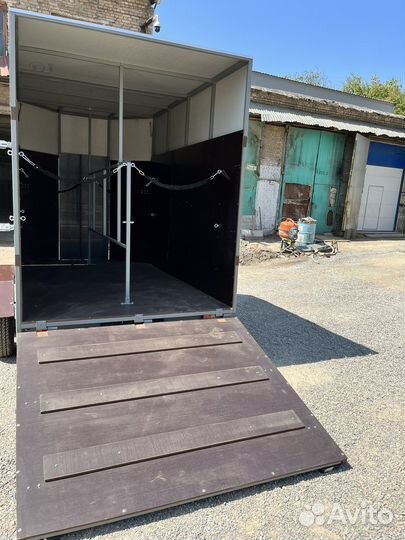 Прицеп коневоз