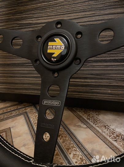 Спортивный руль Momo prototipo из кожи
